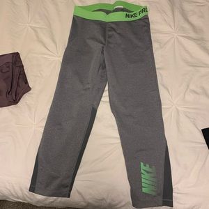Women’s, Size Medium, Nike 3/4 leggings